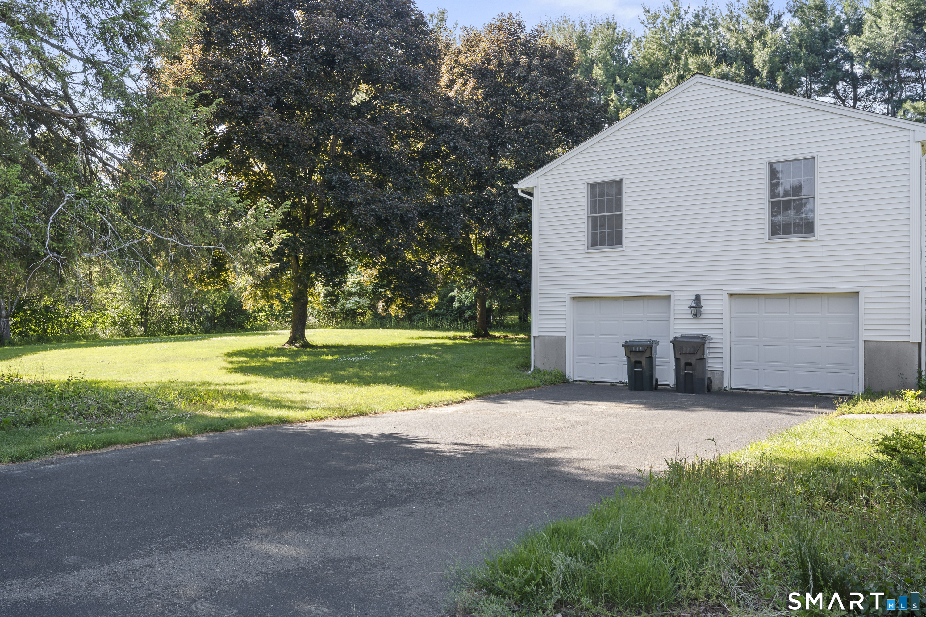 6 Wilton Road Southington, CT 06489 - Photo 3 of 35