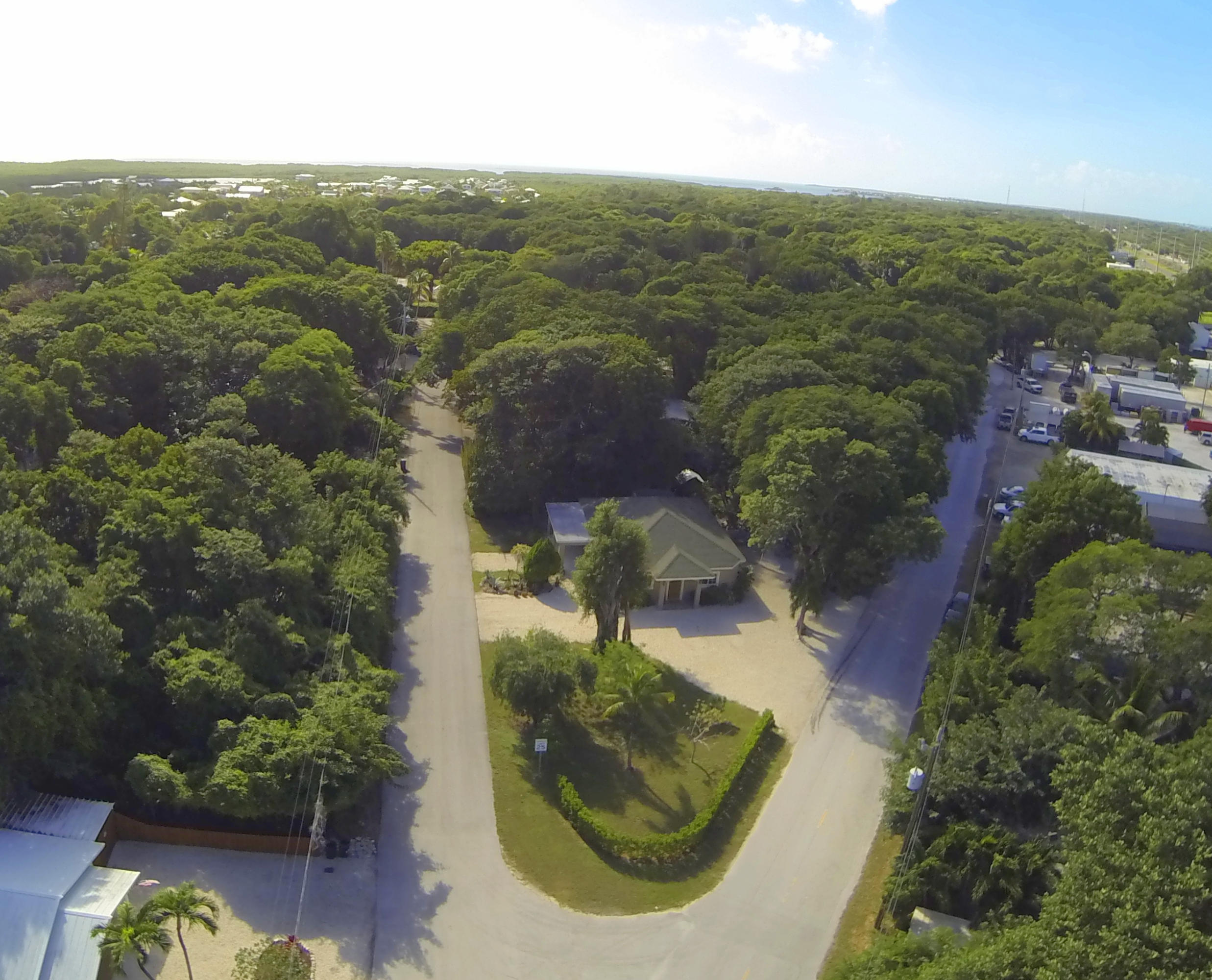 715 Barcelona Road Key Largo, FL 33037 - Photo 2 of 26 Aerial 1