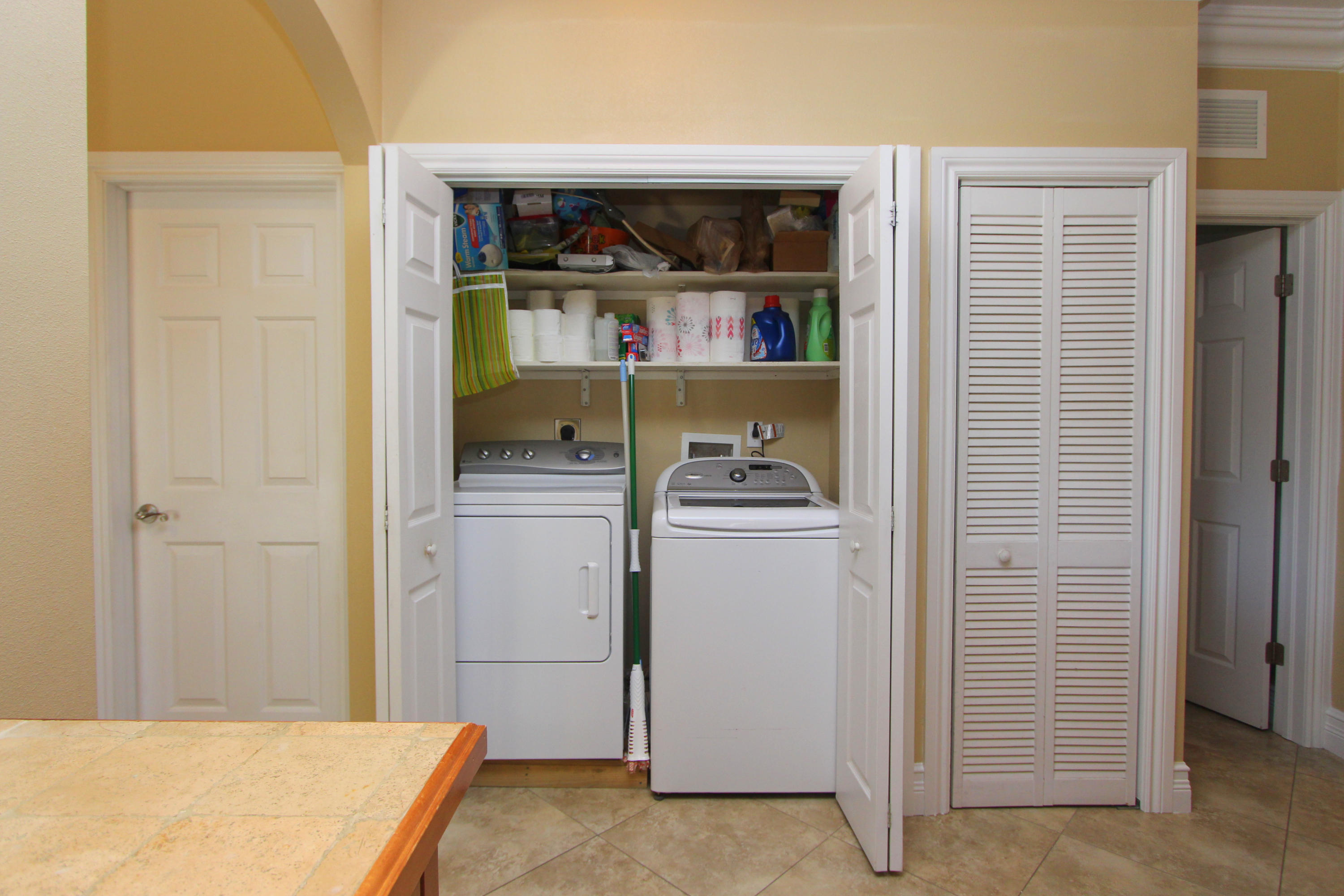715 Barcelona Road Key Largo, FL 33037 - Photo 20 of 26 Laundry Area
