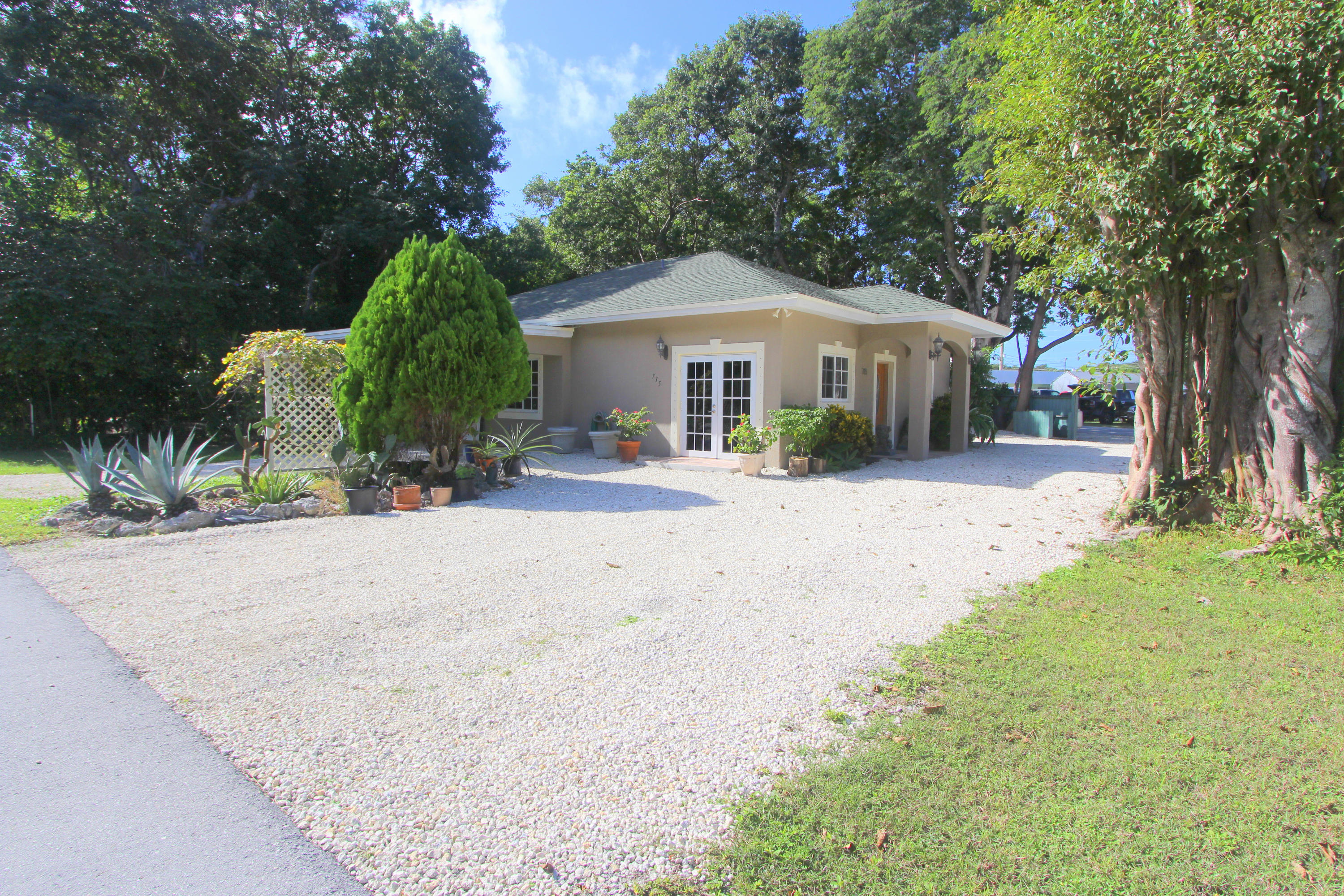 715 Barcelona Road Key Largo, FL 33037 - Photo 22 of 26 Side 2 NE