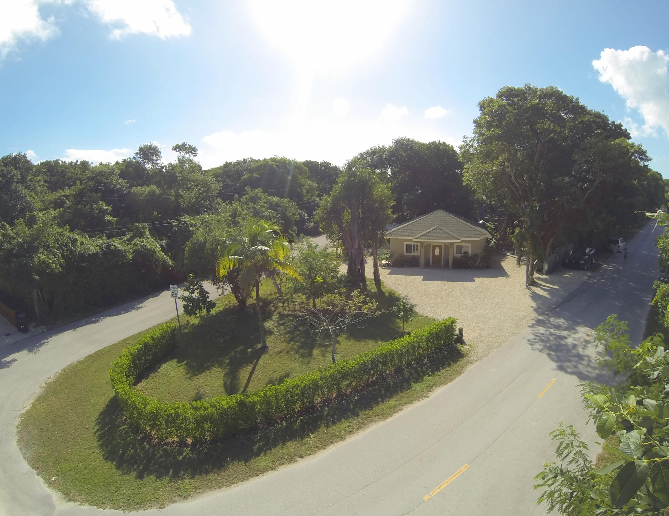 715 Barcelona Road Key Largo, FL 33037 - Photo 4 of 26 Overhead 1