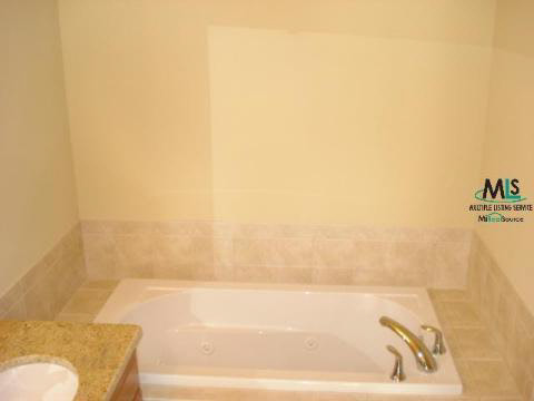561 Andover Court Rochester, MI 48306 - Photo 5 of 7 716857-4.JPG