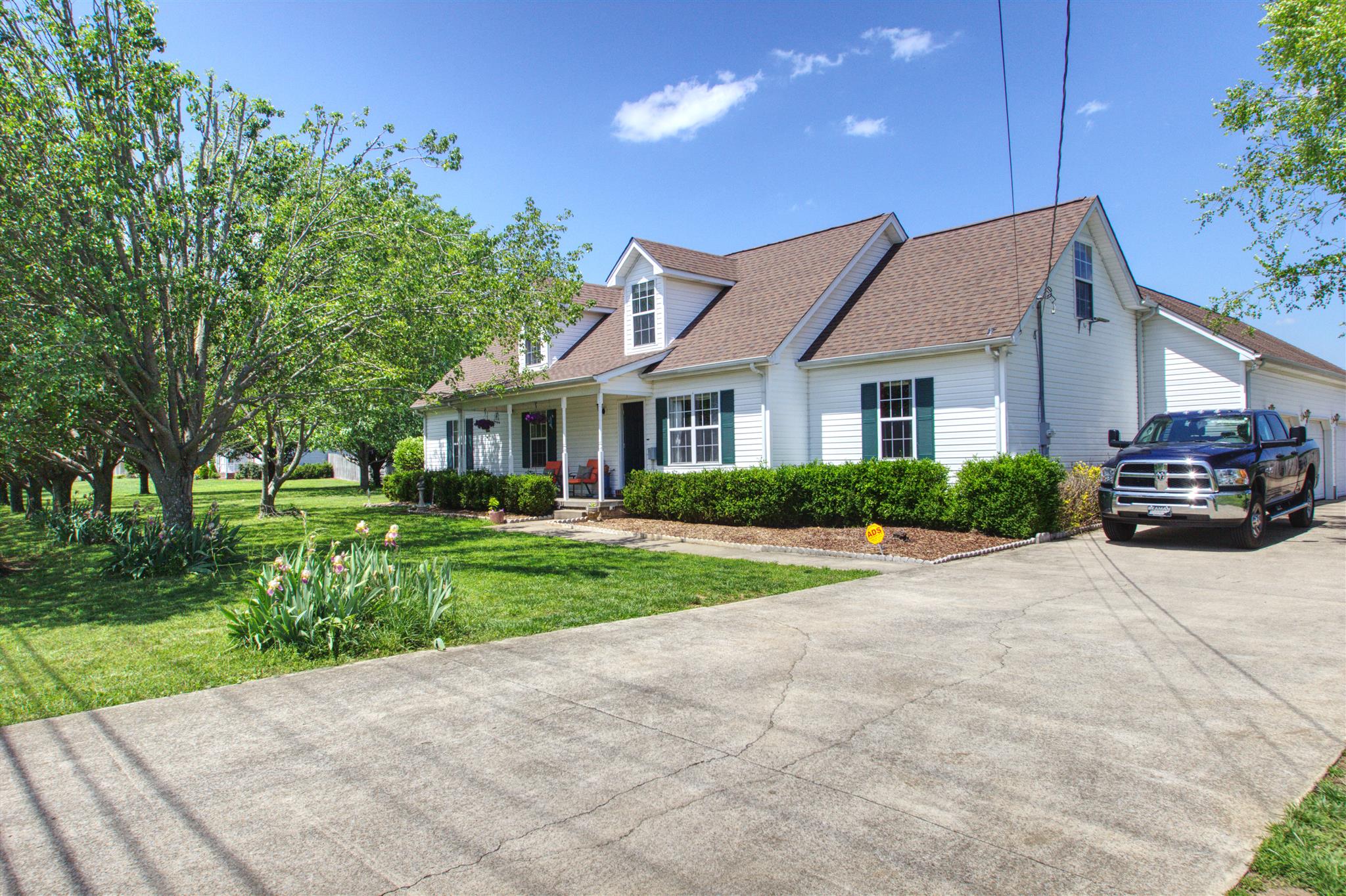 1532 Cut Off Road Murfreesboro, TN 37129 - Photo 3 of 20 Gallery Image 3