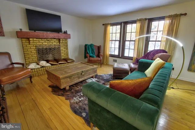 $898,000 | 32 Cherryville Hollow Road, Flemington, NJ 08822