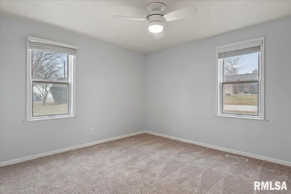 $125,000 | 701 Vine Street, Edinburg, IL 62531