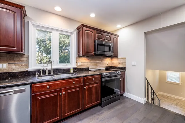 $374,900 | 69 Alta Vista Drive, Penfield, NY 14625