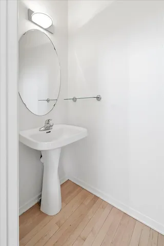 $3,995 | 325 West River Parkway, Unit 104, Minneapolis, MN 55401