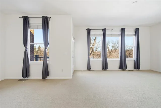 $3,995 | 325 West River Parkway, Unit 104, Minneapolis, MN 55401