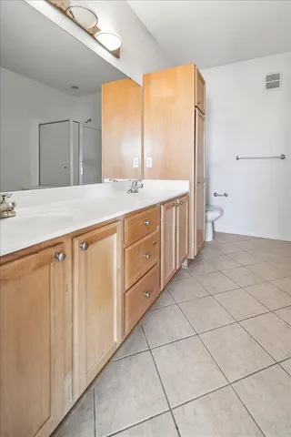 $3,995 | 325 West River Parkway, Unit 104, Minneapolis, MN 55401