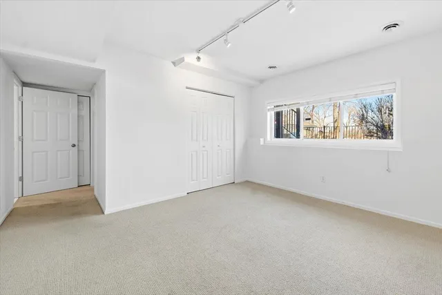 $3,995 | 325 West River Parkway, Unit 104, Minneapolis, MN 55401