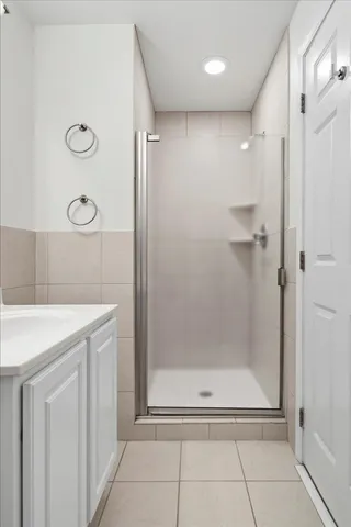 $3,995 | 325 West River Parkway, Unit 104, Minneapolis, MN 55401