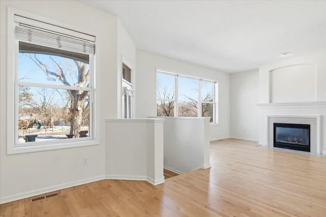 $3,995 | 325 West River Parkway, Unit 104, Minneapolis, MN 55401