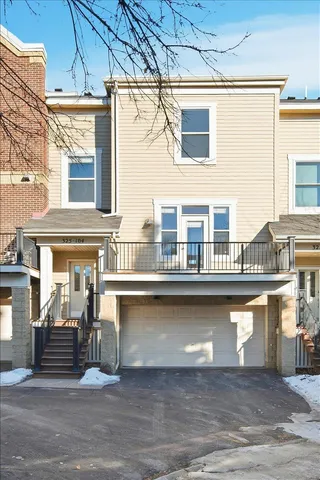 $3,995 | 325 West River Parkway, Unit 104, Minneapolis, MN 55401