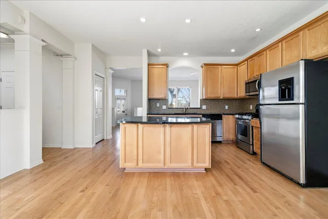 $3,995 | 325 West River Parkway, Unit 104, Minneapolis, MN 55401