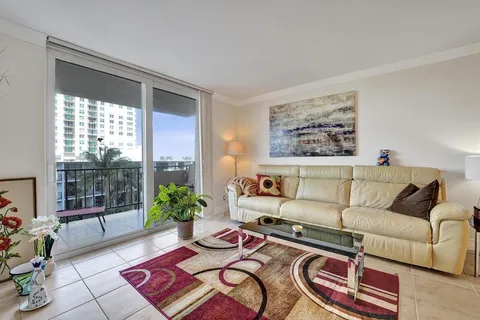 $499,000 | 2000 South Ocean Boulevard, Unit 4C, Lauderdale-by-the-Sea, FL 33062