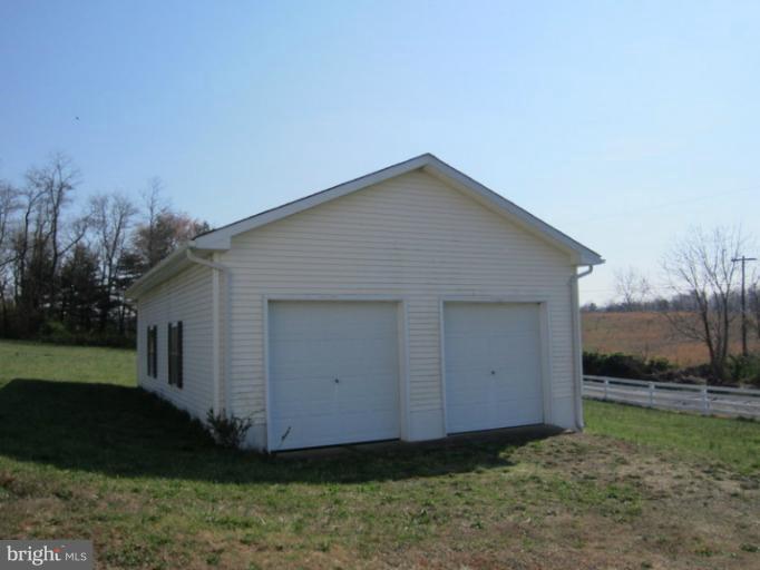 7065 Leeds Manor Road Marshall, VA 20115 - Photo 10 of 14 Detached Garage