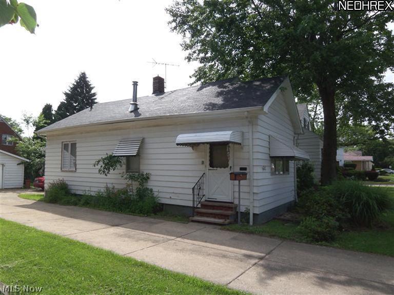 904 South Green Road South Euclid, OH 44121 - Photo 2 of 20