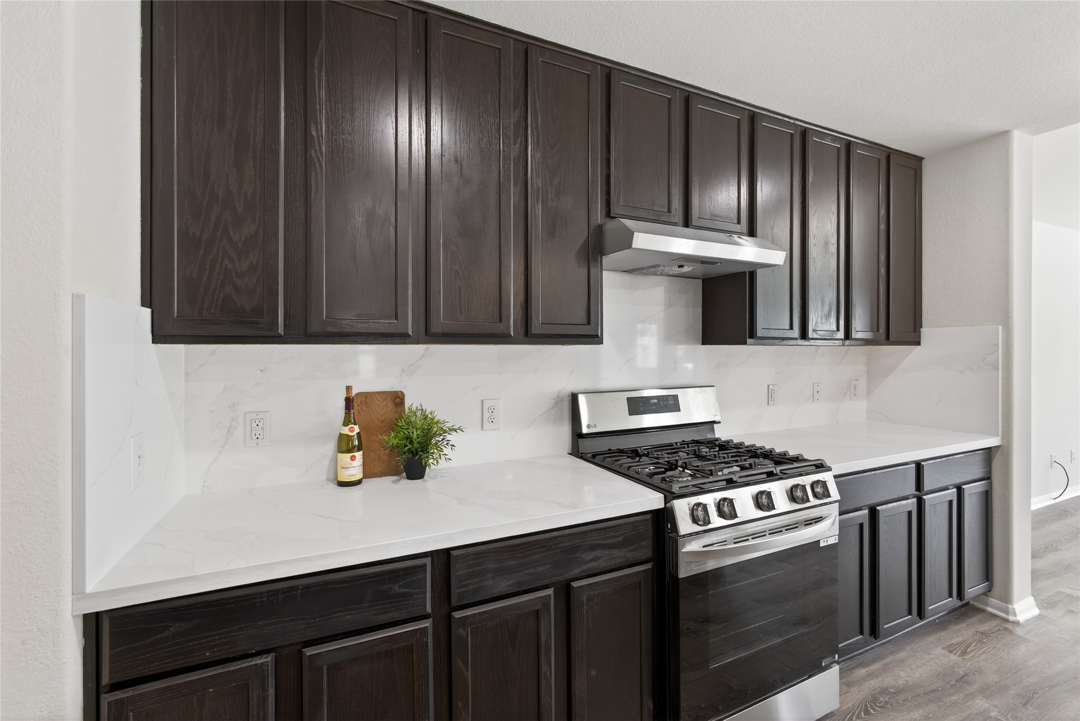 2306 Garden Square Path Spring, TX 77386 - Photo 13 of 49 New LG 5 Burner Gas Stove