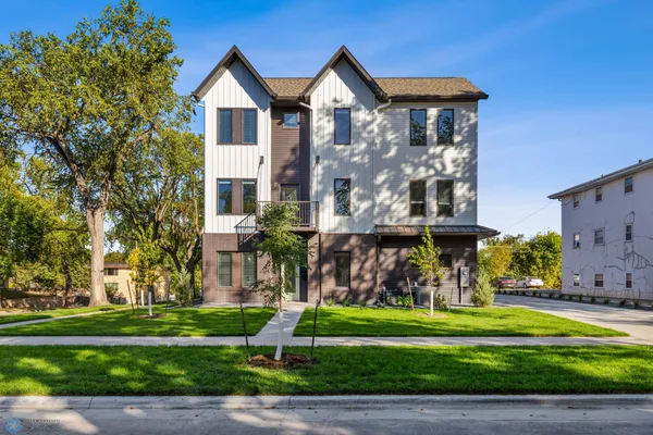 $505,900 | 502 8th Street South, Unit 1, Fargo, ND 58103