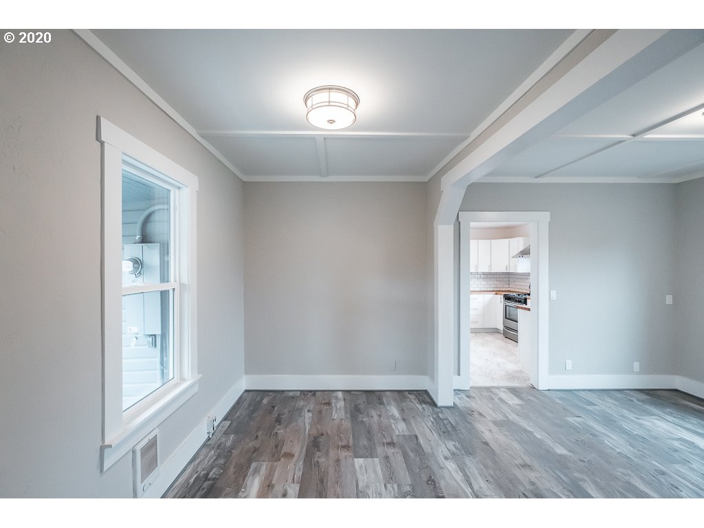 1410 5th Street Springfield, OR 97477 - Photo 11 of 32