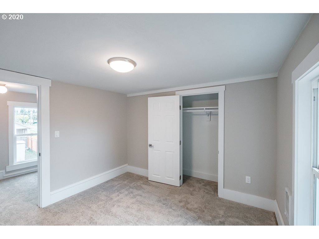 1410 5th Street Springfield, OR 97477 - Photo 6 of 32