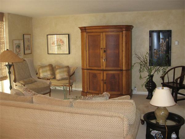 280 Boylston Street, Unit 709 Newton, MA 02467 - Photo 4 of 11 a living room with furniture