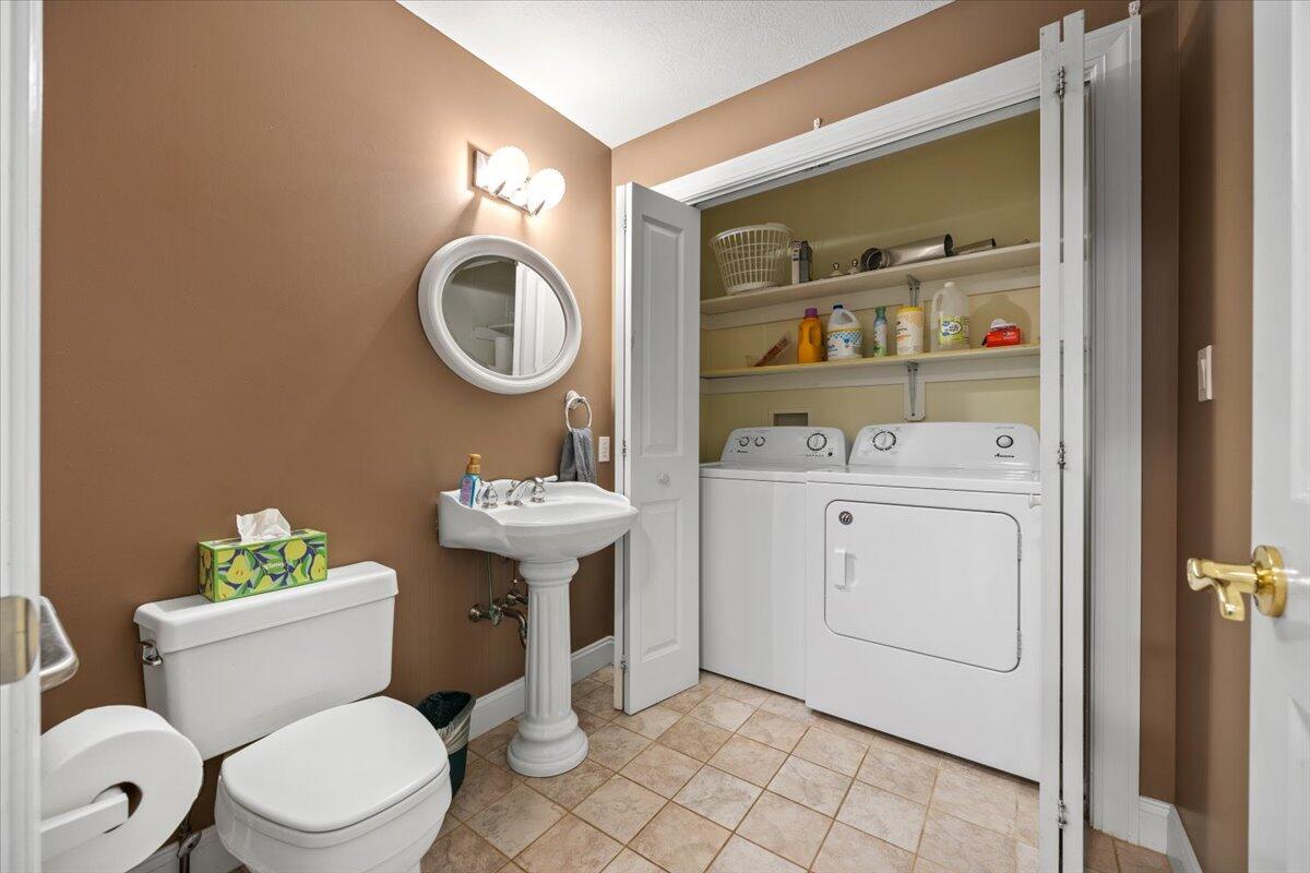 495 South Street Biddeford, ME 04005 - Photo 17 of 54 Half bath