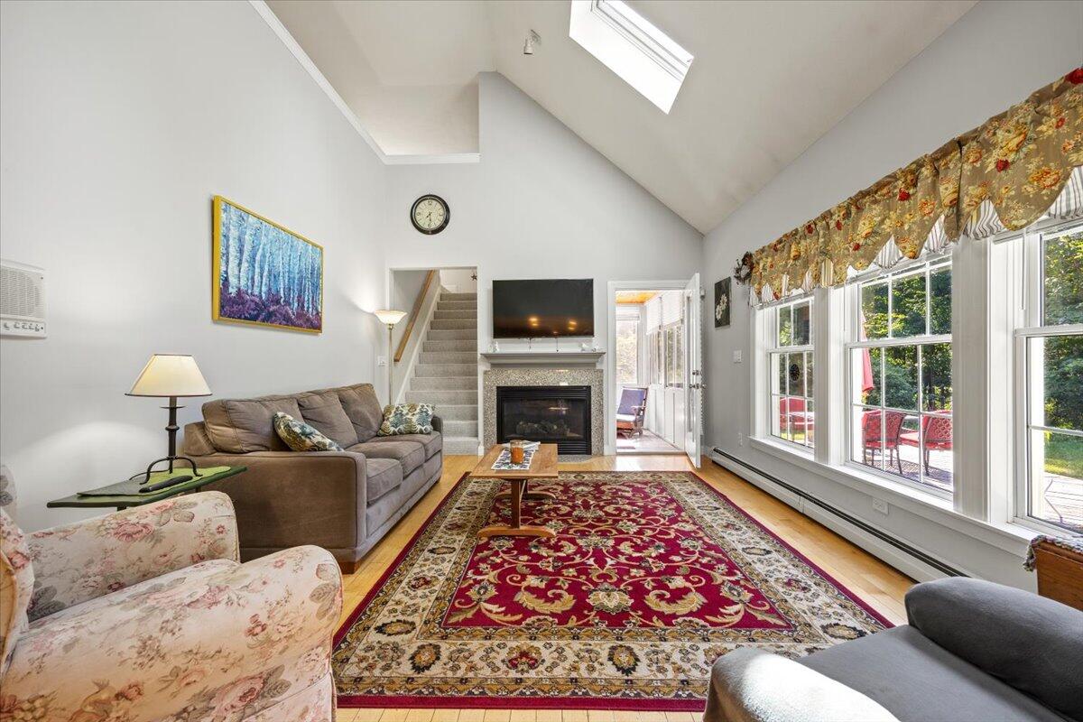 495 South Street Biddeford, ME 04005 - Photo 5 of 54 Living room
