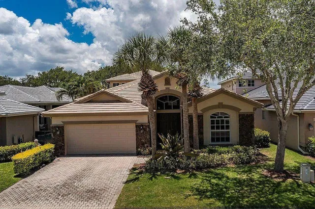 $4,300 | 11218 Osprey Lake Lane, Palm Beach Gardens, FL 33412