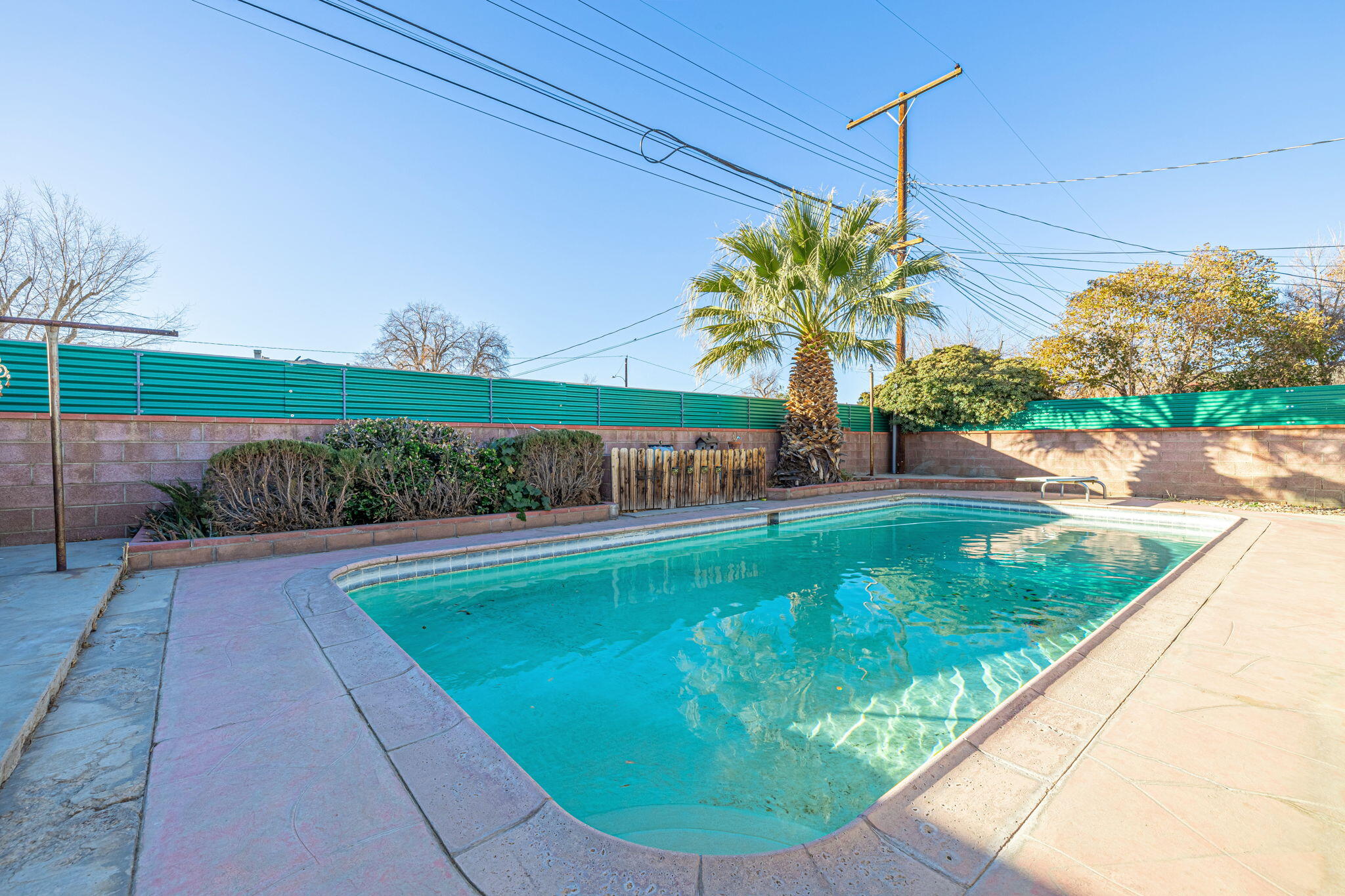 44015 Elm Avenue Lancaster, CA 93534 - Photo 19 of 22 a view of a backyard