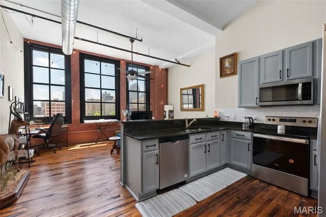 $119,000 | 1520 Washington Avenue, Unit R411, St. Louis, MO 63103
