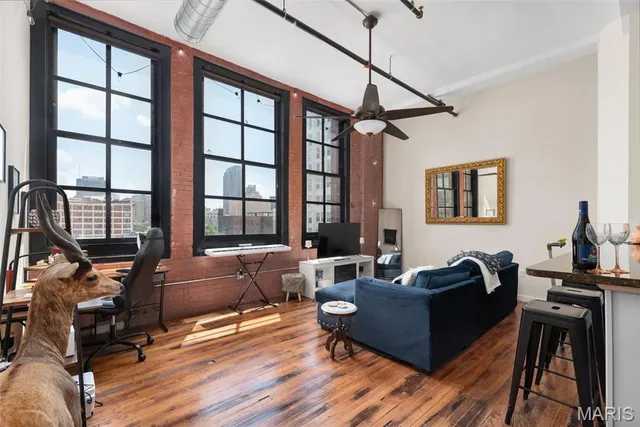 $119,000 | 1520 Washington Avenue, Unit R411, St. Louis, MO 63103