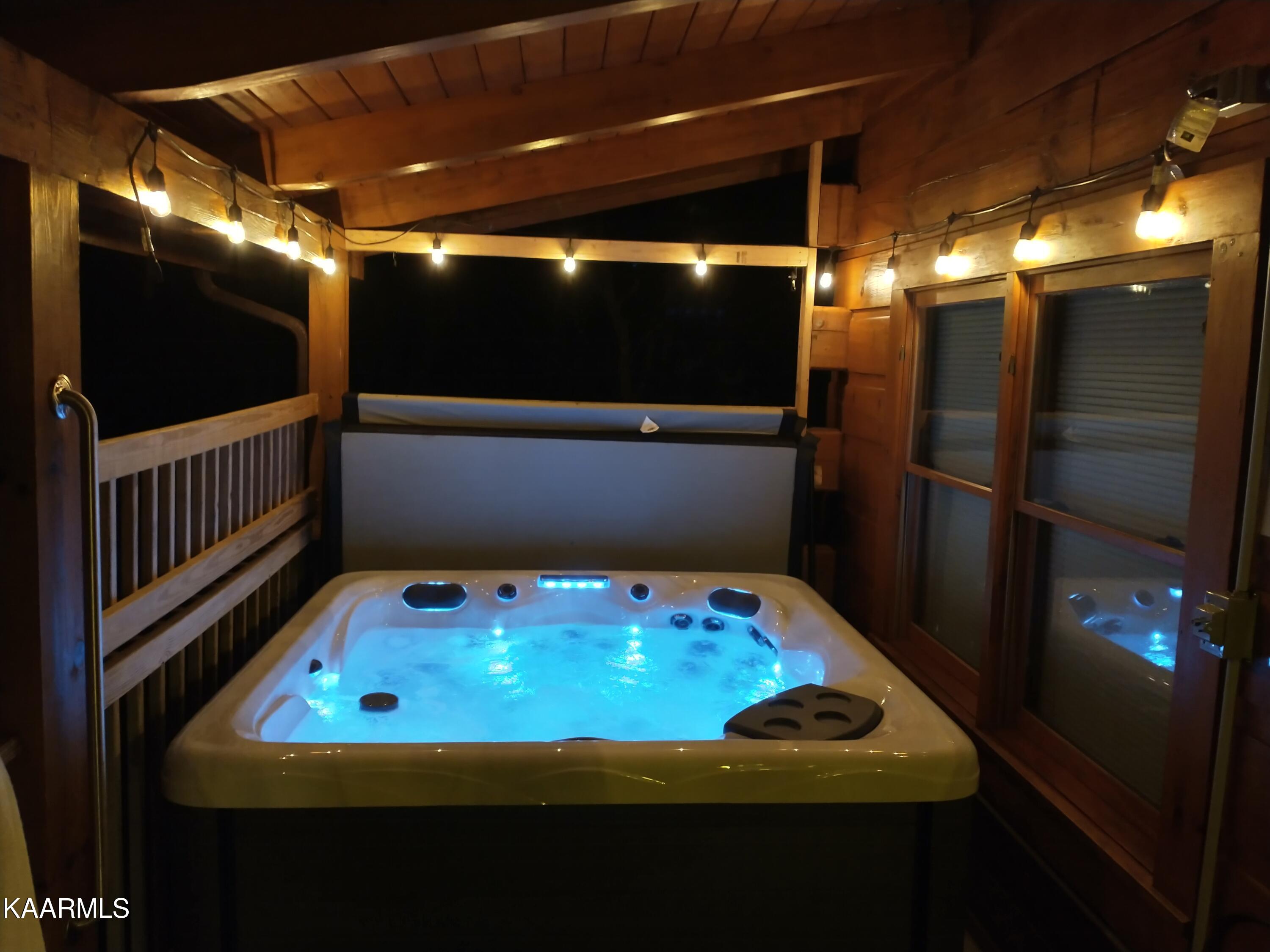 1008 Rick Way Sevierville, TN 37876 - Photo 14 of 53 night tub