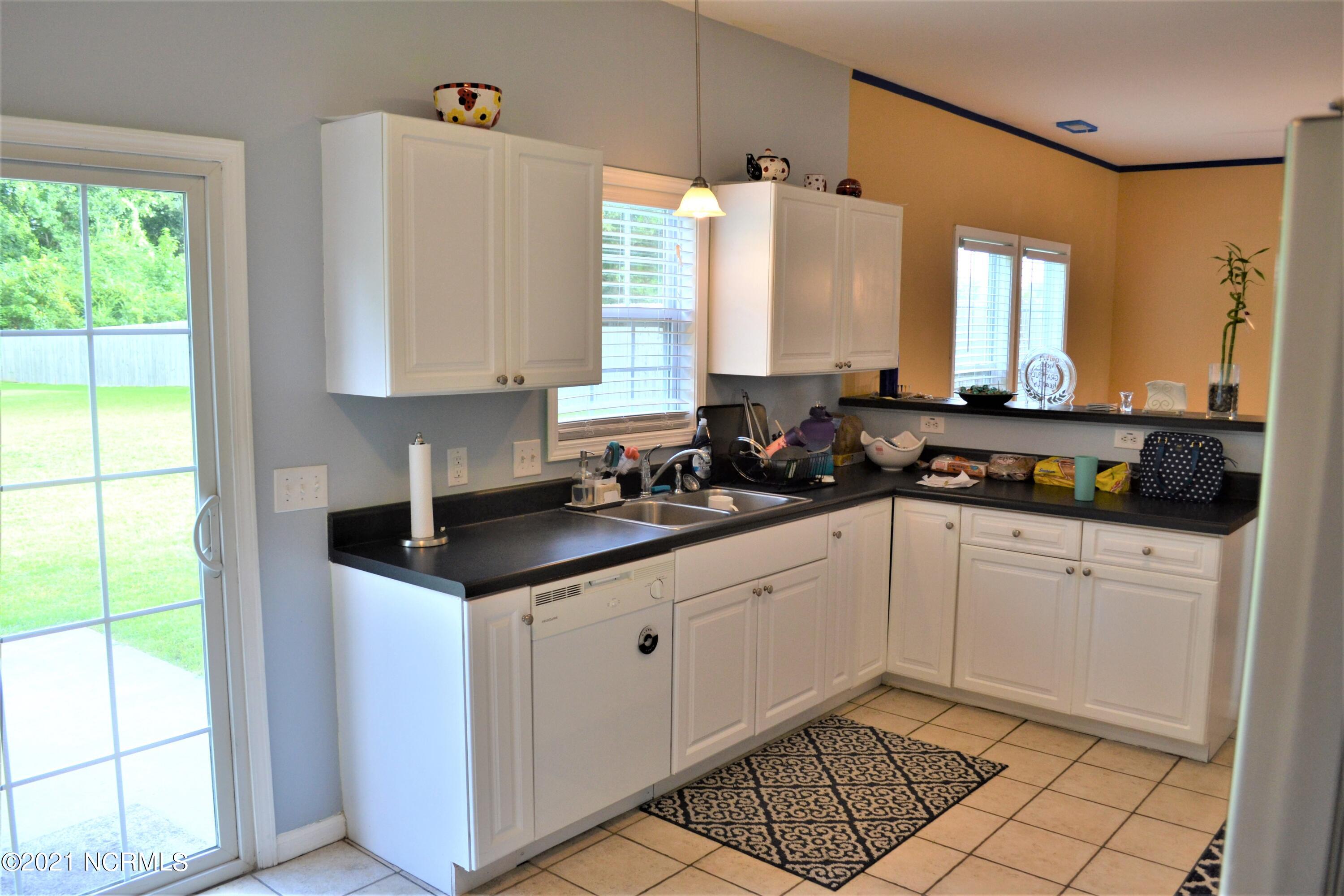 408 Rhodestown Road Jacksonville, NC 28540 - Photo 4 of 15 kitchen