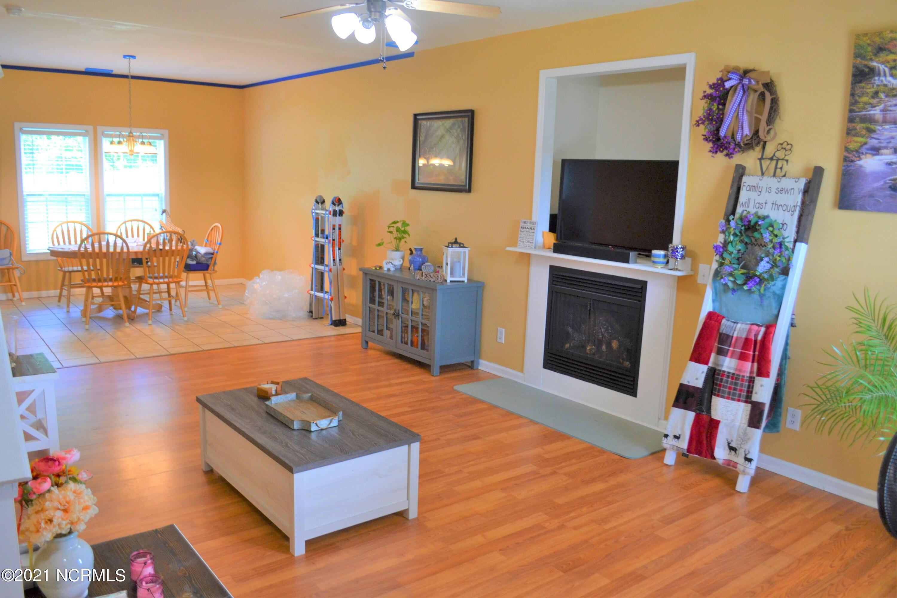 408 Rhodestown Road Jacksonville, NC 28540 - Photo 6 of 15 living room