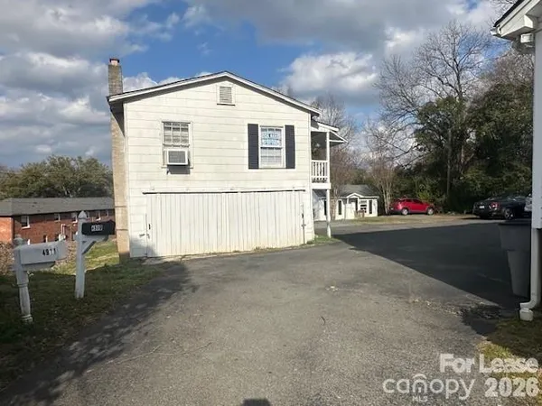 $875 | 4911 Monroe Road, Charlotte, NC 28205