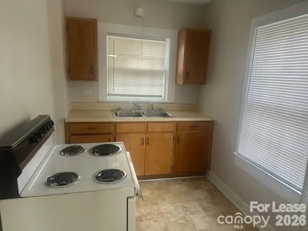 $875 | 4911 Monroe Road, Charlotte, NC 28205