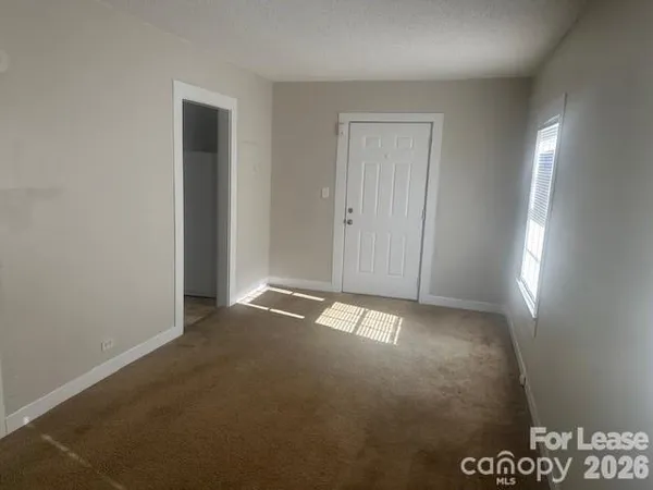 $875 | 4911 Monroe Road, Charlotte, NC 28205