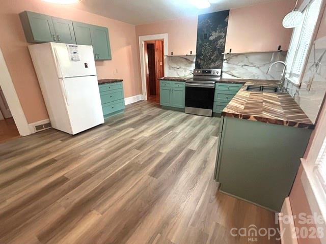 112 3rd Street Northeast Conover, NC 28613 - Photo 13 of 29