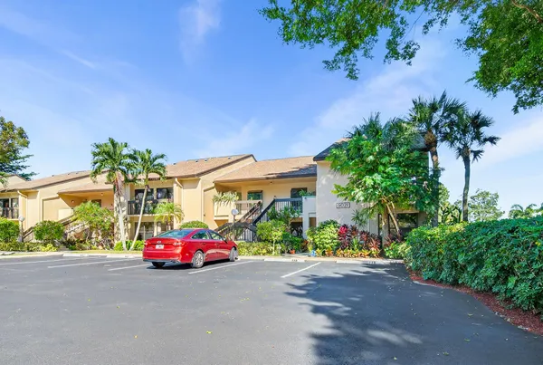 $2,750 | 5021 Oakhill Lane, Unit 115, Delray Beach, FL 33484