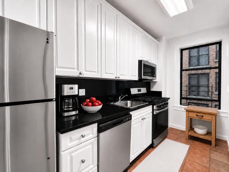 425 Riverside Drive, Unit 5E Manhattan, NY 10025 - Photo 2 of 11 Photo 2
