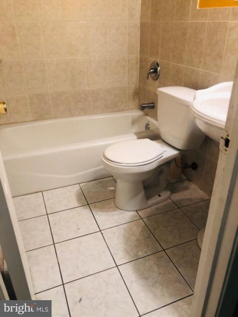 6717 Stanton Road Hyattsville, MD 20784 - Photo 4 of 17 Bathroom 1