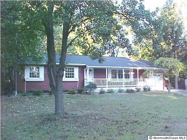 526 Diamond Road Jackson, NJ 08527 - Photo 2 of 3 front view of a house with a yard