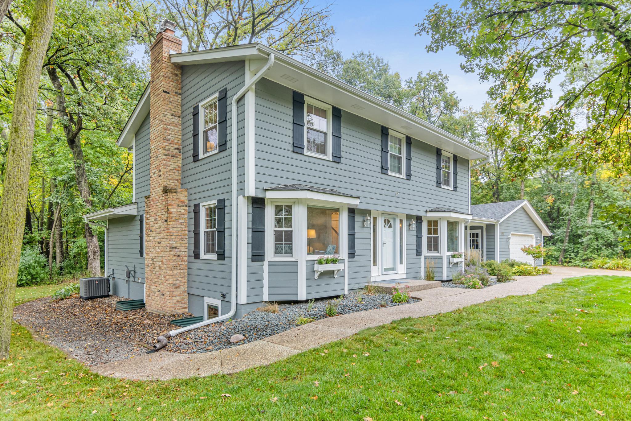 1911 Smith Circle Minnetonka, MN 55391 - Photo 2 of 31