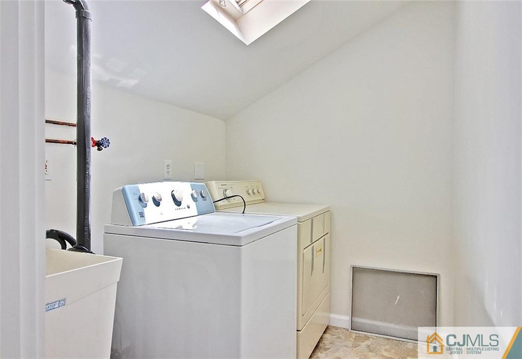 32 Ramsey Road Middlesex, NJ 08846 - Photo 12 of 25 a utility room with dryer and washer