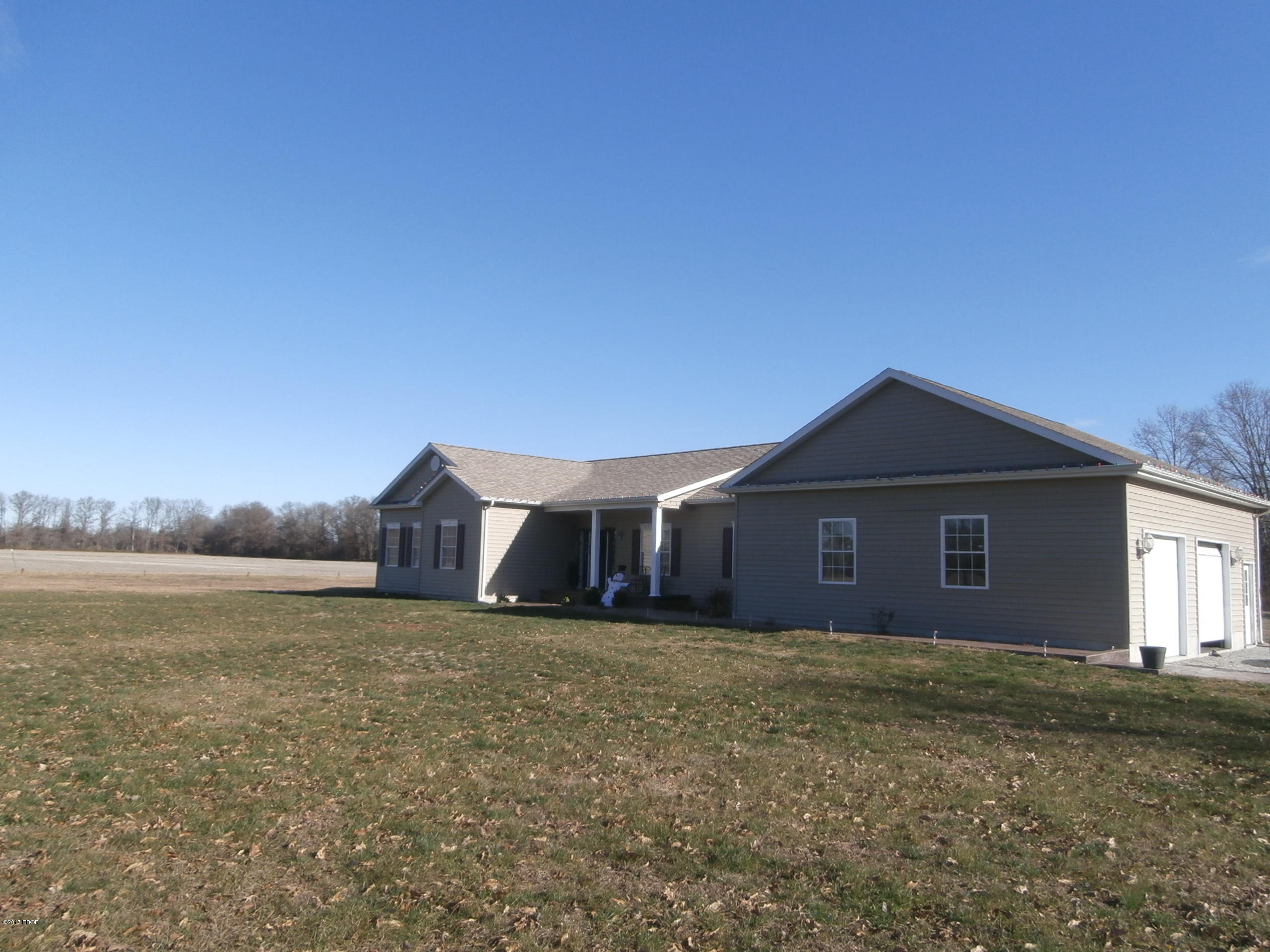 3282 Willow Road Du Quoin, IL 62832 - Photo 3 of 22