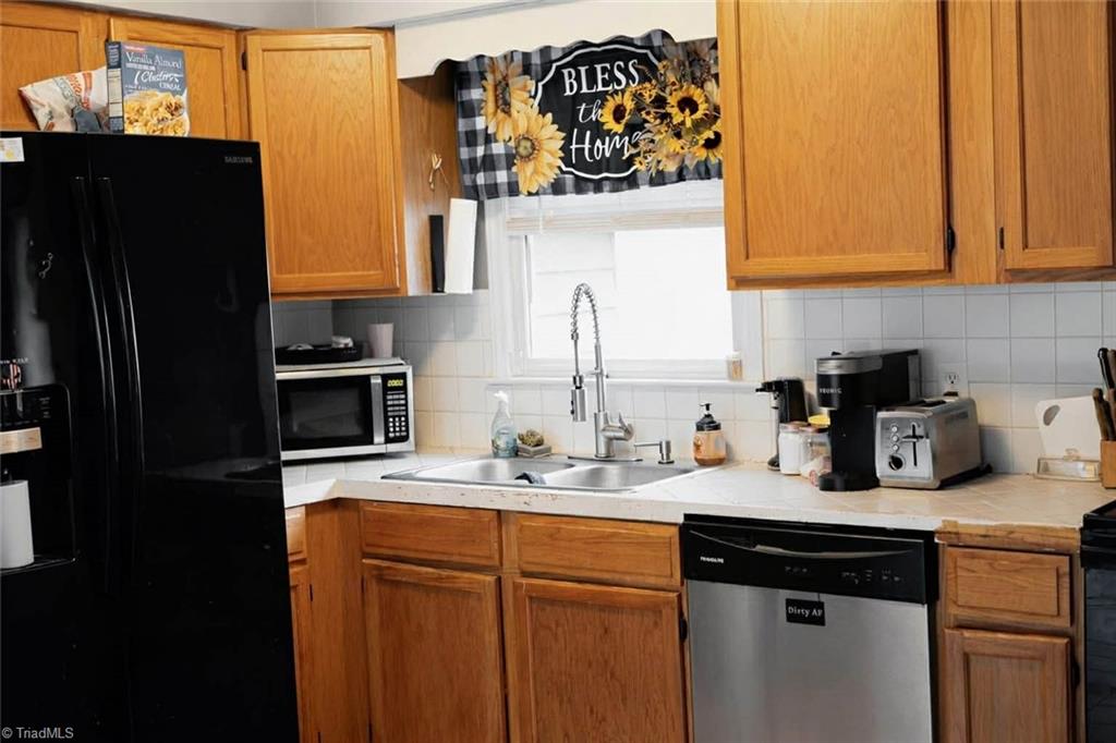 7601 Happy Hill Road Kernersville, NC 27284 - Photo 5 of 13