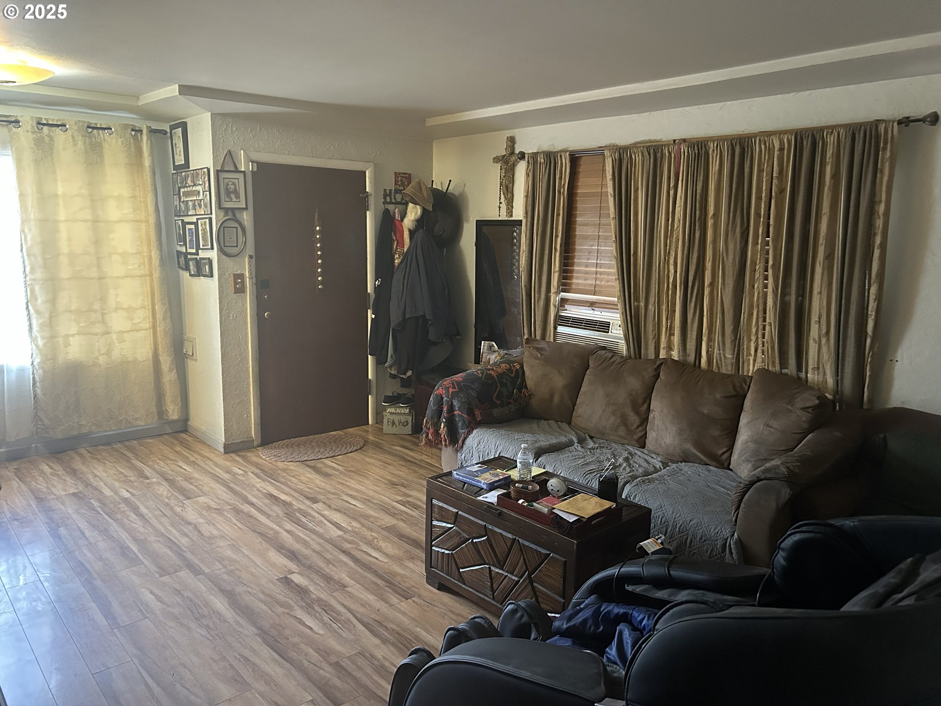 8054 Southeast Reedway Street Portland, OR 97206 - Photo 4 of 16