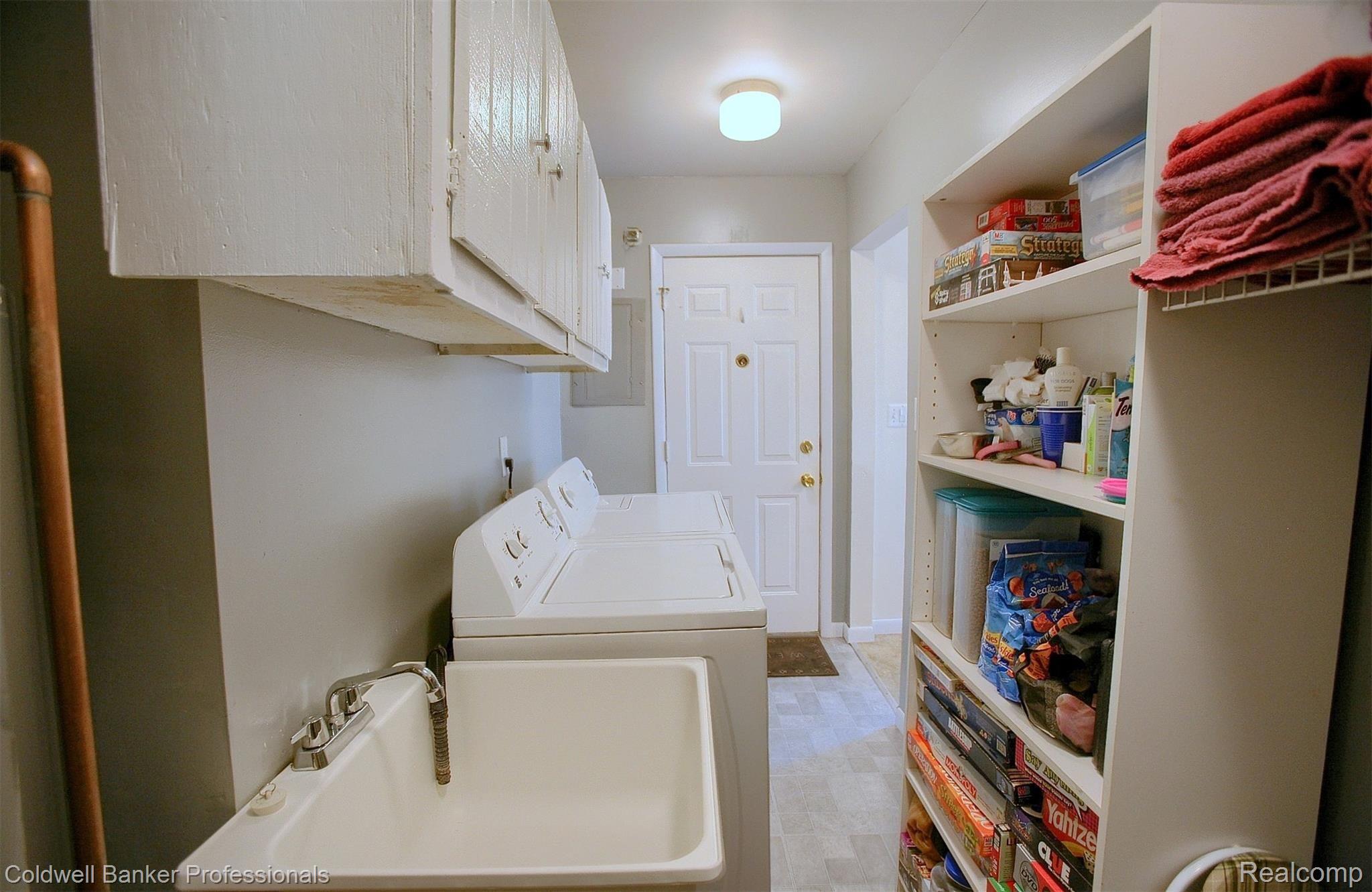 13417 Rawsonville Road Belleville, MI 48111 - Photo 14 of 30 14-Laundry Room 2nd View.jpg