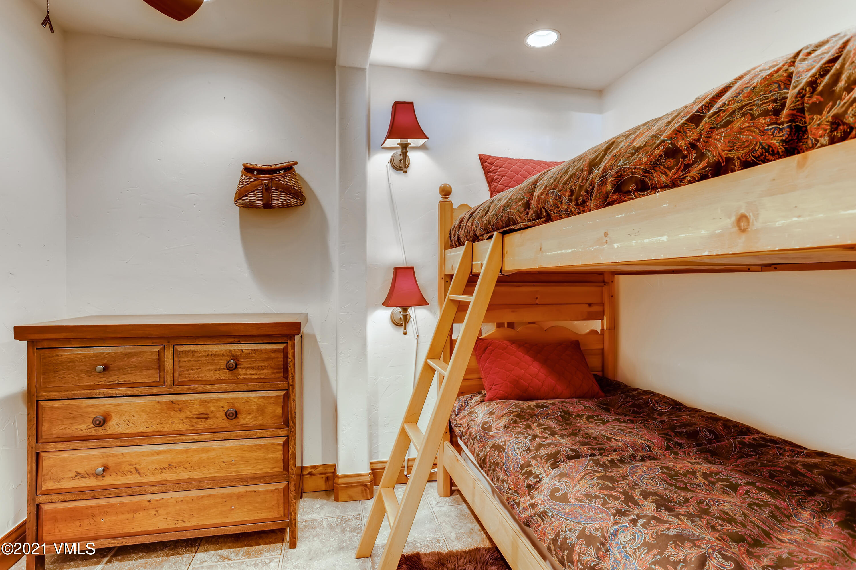 133 Willow Bridge Road, Unit 625 Vail, CO 81657 - Photo 21 of 26 a view of walk in closet